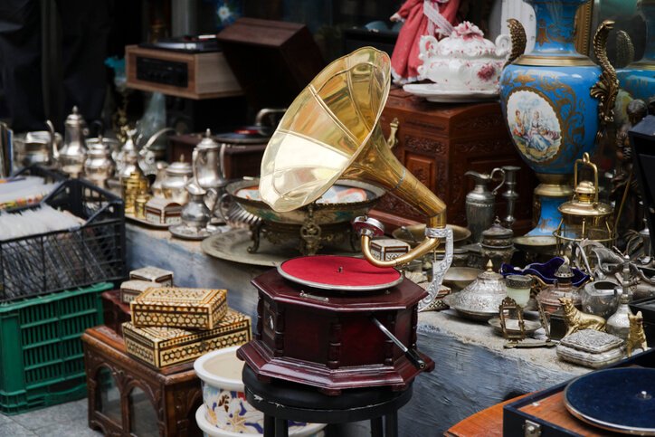 Antique buyers Palm Springs Florida. Updated 2025